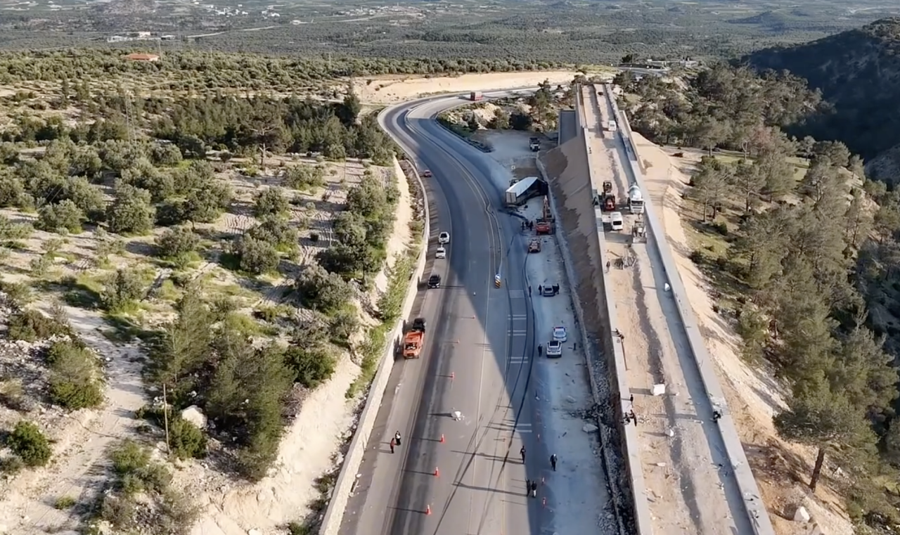 Kaçış rampasına giren Konya plakalı TIR faciaya yol açtı 13